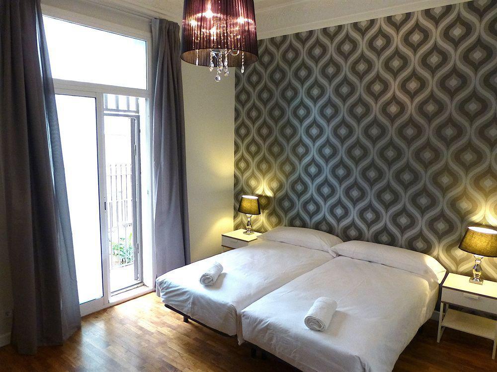 Super Balmes Guest House บาร์เซโลนา ภายนอก รูปภาพ
