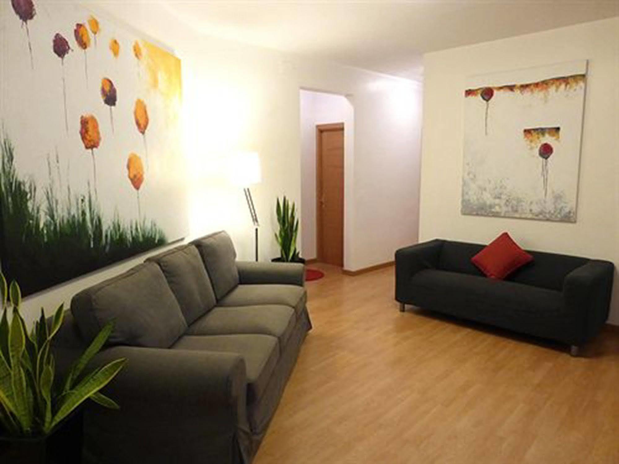 Super Balmes Guest House บาร์เซโลนา ภายนอก รูปภาพ