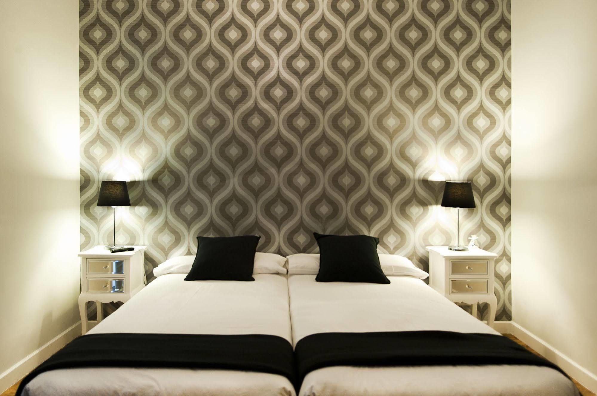 Super Balmes Guest House บาร์เซโลนา ภายนอก รูปภาพ