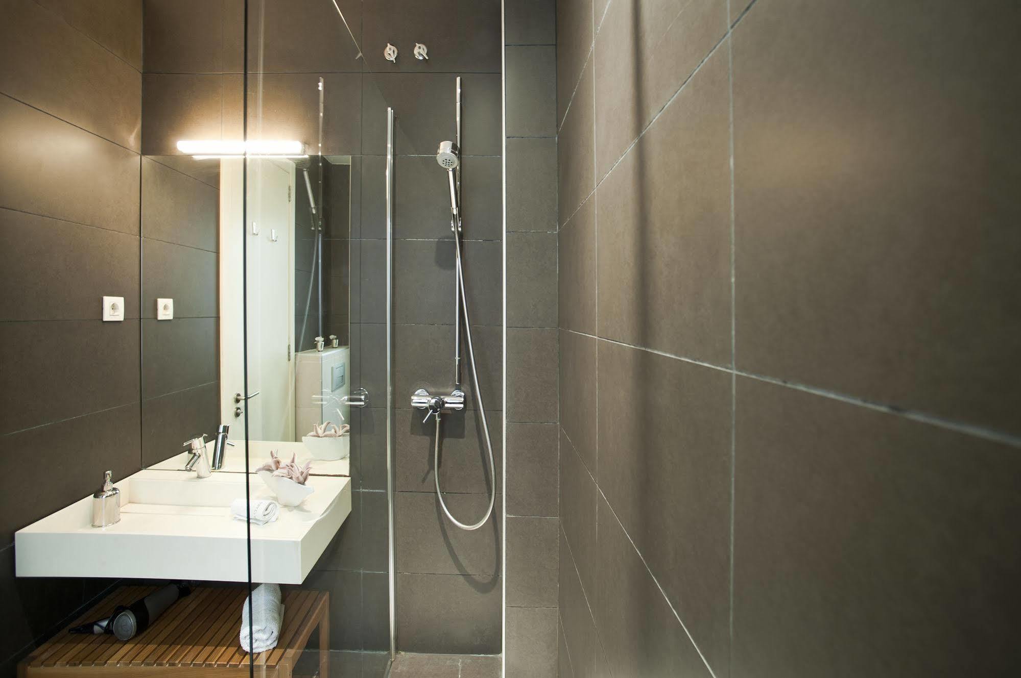 Super Balmes Guest House บาร์เซโลนา ภายนอก รูปภาพ